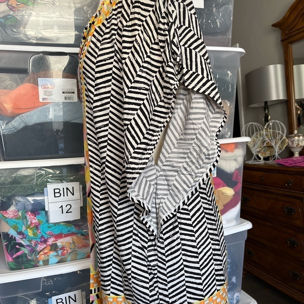 Trina Turk Tunic - Picture 5 of 7